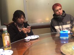 -方国老头包子·39年威海本地老字号•小船海鲜疙瘩汤