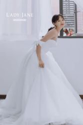 -Lady  Jane高端婚纱礼服馆