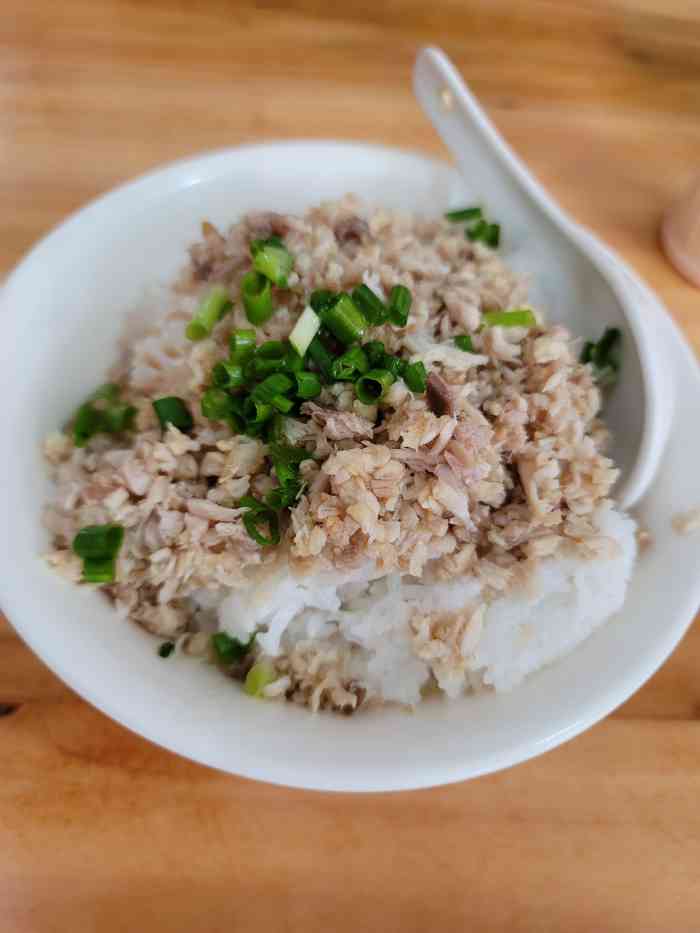 孖妹鸡饭店-"来到东平镇,发现街道两边都是鸡饭,于是就.