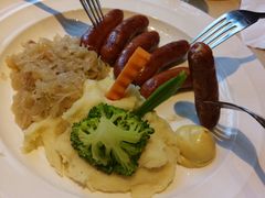 -LENBACH兰巴赫西餐啤酒坊(大连东港店)