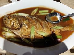 特色大连焖鱼-小船渔村•大连菜•大连焖鱼(黄河路店)