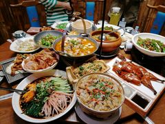 -老滇山寨•云南特色菜•地方菜•民族风情歌舞表演(金碧店)