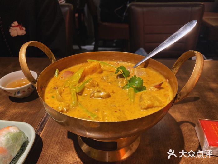 大头虾越式风味餐厅(光明广场店)越式咖喱牛腩煲图片