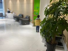 -瑞尔齿科(上海长风大悦城店)