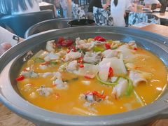 霹雳娇娃-爱啤精酿·民谣酒馆(滨江店)