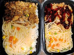 蜜汁脆皮鸡饭-张秀梅烤肉拌饭(聚龙花园店)