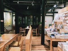 -猫的天空之城概念书店(杭州南宋御街店)
