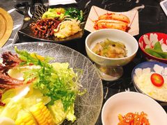-山川小町·极番烧肉(新地假日广场店)