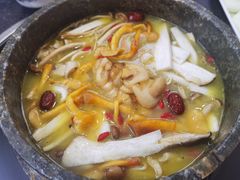 -南渝食府.墨脱石锅松茸鸡