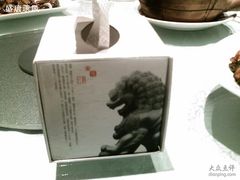 盒-八府香鸭·啫啫煲(华山路店)