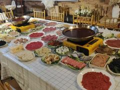 -玩坞轰趴馆·户外团建聚会主题生日派对馆(世豪广场店)