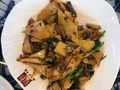 -瑞丰园庭院餐厅·白族传统家常菜