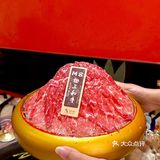 没有人能拒绝这一口和牛吧！真正的和牛盛宴就在牛山寿喜锅