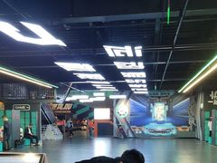 -极限PLAY运动娱乐新世界·团建派对潮玩休闲馆·室内蹦极高空游乐园