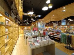 -新华里咖啡书吧(新华书店小寨店)