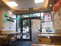 大堂-华莱士·全鸡汉堡(佛城西路店)