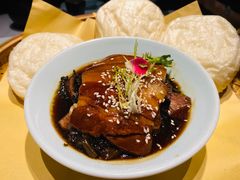 酒酿馒头配扣肉-卯时·龙光雅宴·精致锡帮菜(惠山古镇店)