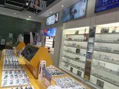 -诺柯视眼镜-蔡司依视路官方工厂店(淞南一店)