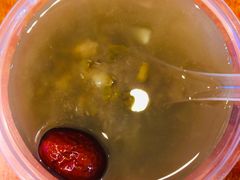 -爆炸头阿姨小四川正宗川味小吃(无任何分店)