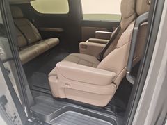 -理想汽车(世纪汇店)