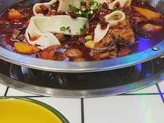 -晓彭肥肠鸡·泡椒鸡火锅(水木天地店)
