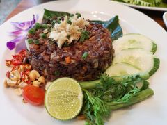 -Chom Cafe and Restaurant