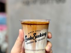 晚收甜白拿铁-SeekSeeking咖啡专门店(堰塘街店)