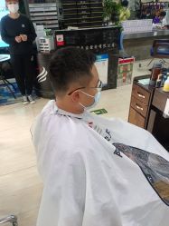 -阿兵荣辉美容理发有限公司