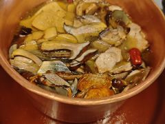 -慢丽江·云南野生菌土鸡锅(付家庄店)
