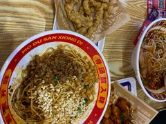 -魔都三兄弟酸辣粉·蘸卤炸串(虹桥万科店)