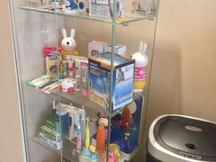 -瑞尔齿科(南京东路名人诊所)