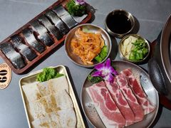 -围炉肉舍•炭烤活鳗•丹东海鲜烤肉(步行街店)