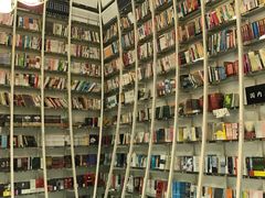 -钟书阁(松江泰晤士小镇店)