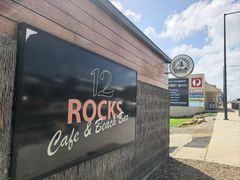 -12 Rocks Beach Bar Cafe