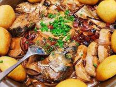 胶东鱼锅贴饼子-山东宾馆·齐鲁苑餐厅