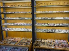 -优医视平价眼镜蔡司依视路折扣工厂店(德胜门店)