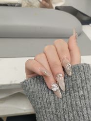 -尤米一站式美甲美睫