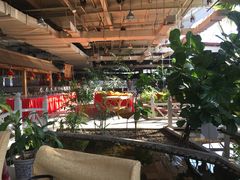 大堂-红栌温泉山庄生态美食餐厅