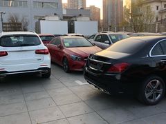 -奔驰北京极光星徽(四元桥店)