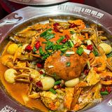 这么多年味道一直没变~点了牛蛙鸡爪和肉蟹煲 很入味