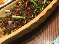 -老滇山寨•云南特色菜•地方菜•民族风情歌舞表演(金碧店)