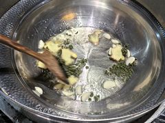 -老船舫·现做活鲜鱼馆(东郊记忆店)