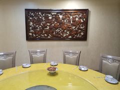 包厢-金杏·粘卷子 烤鸭 农家菜