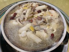 -东巴谷野生菌火锅餐厅
