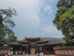 -峨眉山报国寺