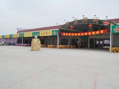 停车位多，停车方便-都斛海鲜街