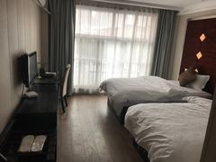 -汀洲酒店(苏州奥体中心地铁站店)