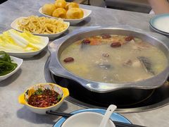 -光头药膳鸡(莱茵小镇店)
