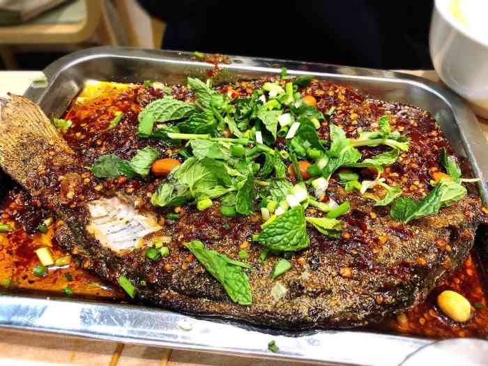 谭氏烧烤(香港路店)