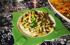 Jade Bamboo Shoots with Pickled Mustard Greens
